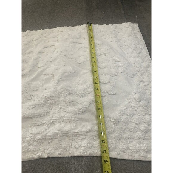 Better Trends Chenille Queen White Bedspread Set Medallion 102" x 110" 3 Pillow - Picture 8 of 12